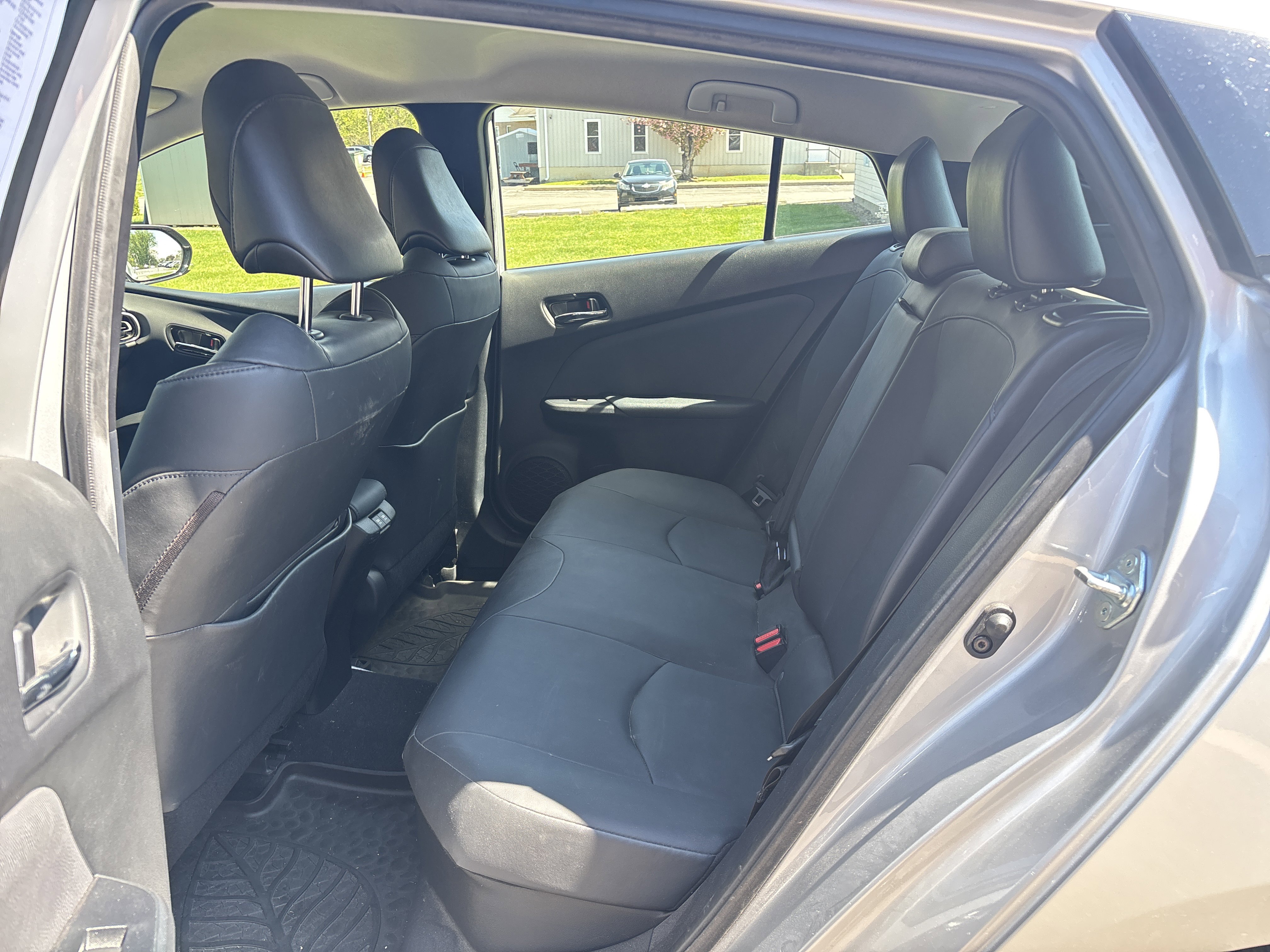 Used 2020 Toyota Prius XLE w/ Advanced Technology Package image 13