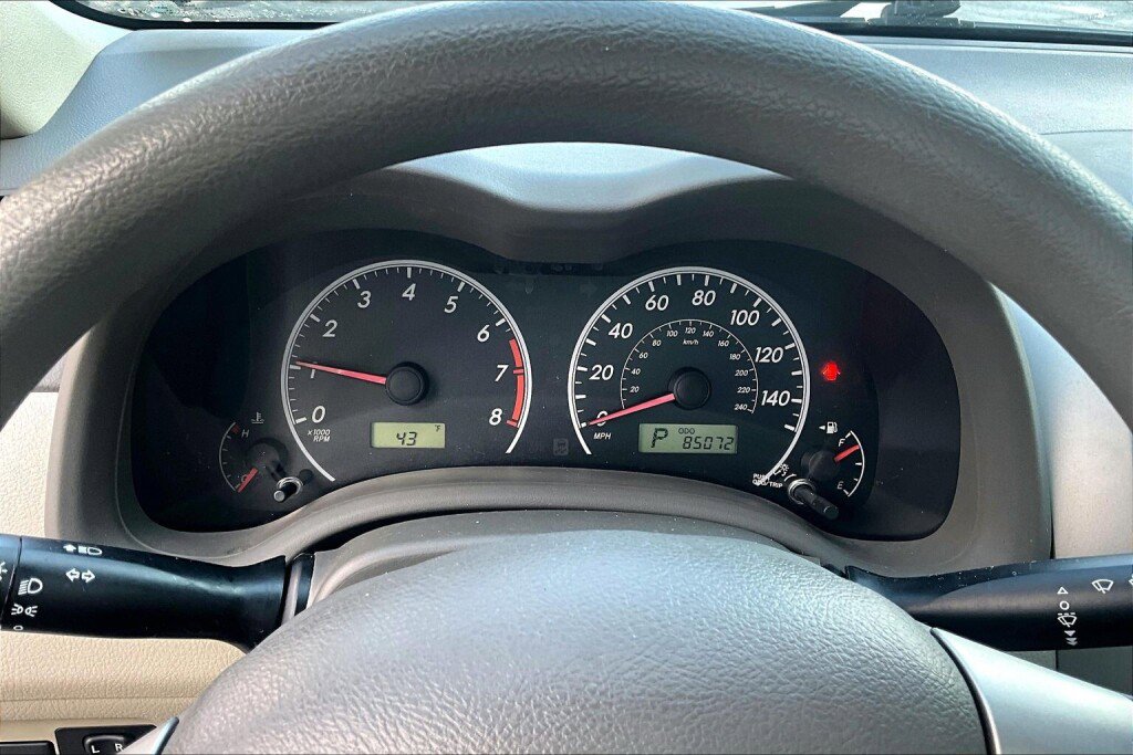 Used 2010 Toyota Corolla LE image 8