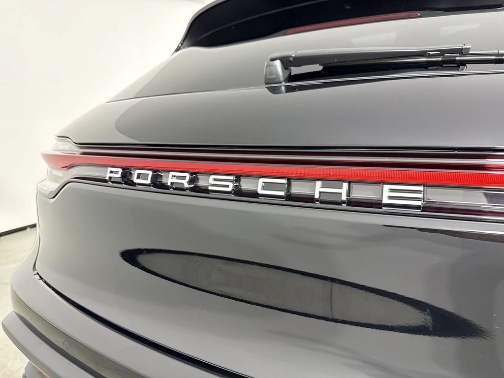 New 2026 Porsche Macan AWD/4WD image 19