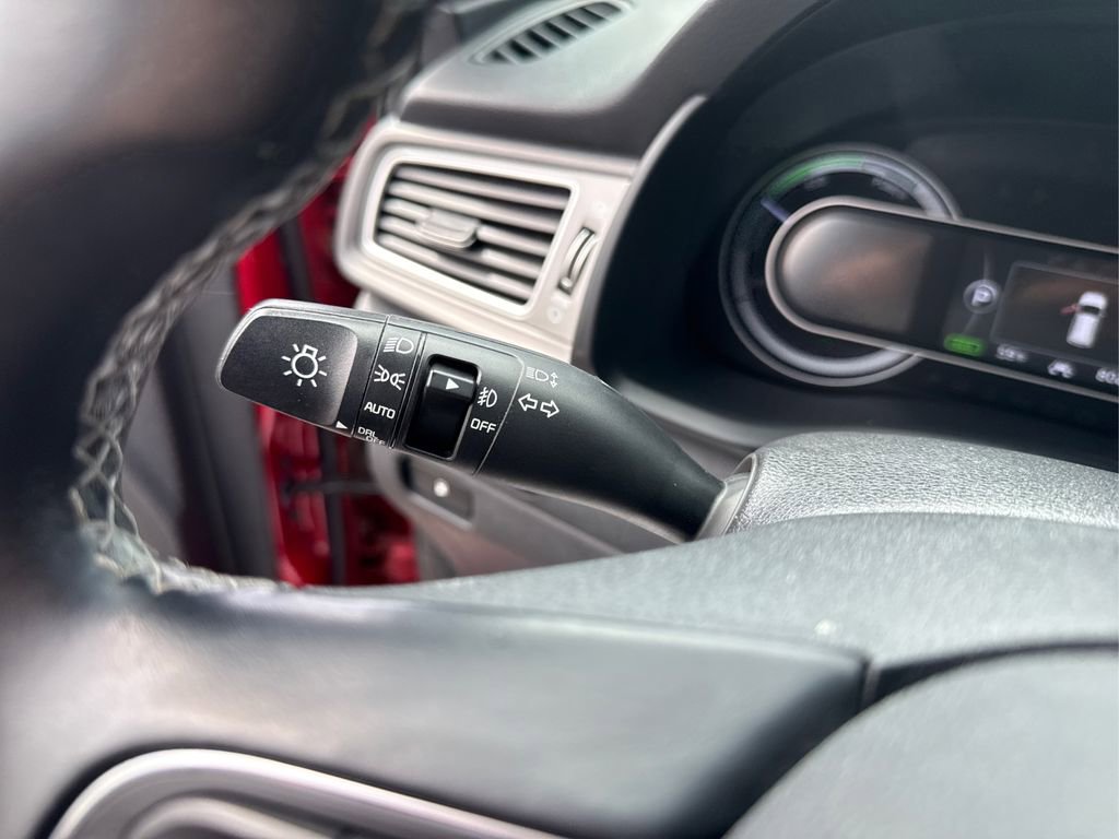 Used 2019 Kia Niro LX FWD image 25