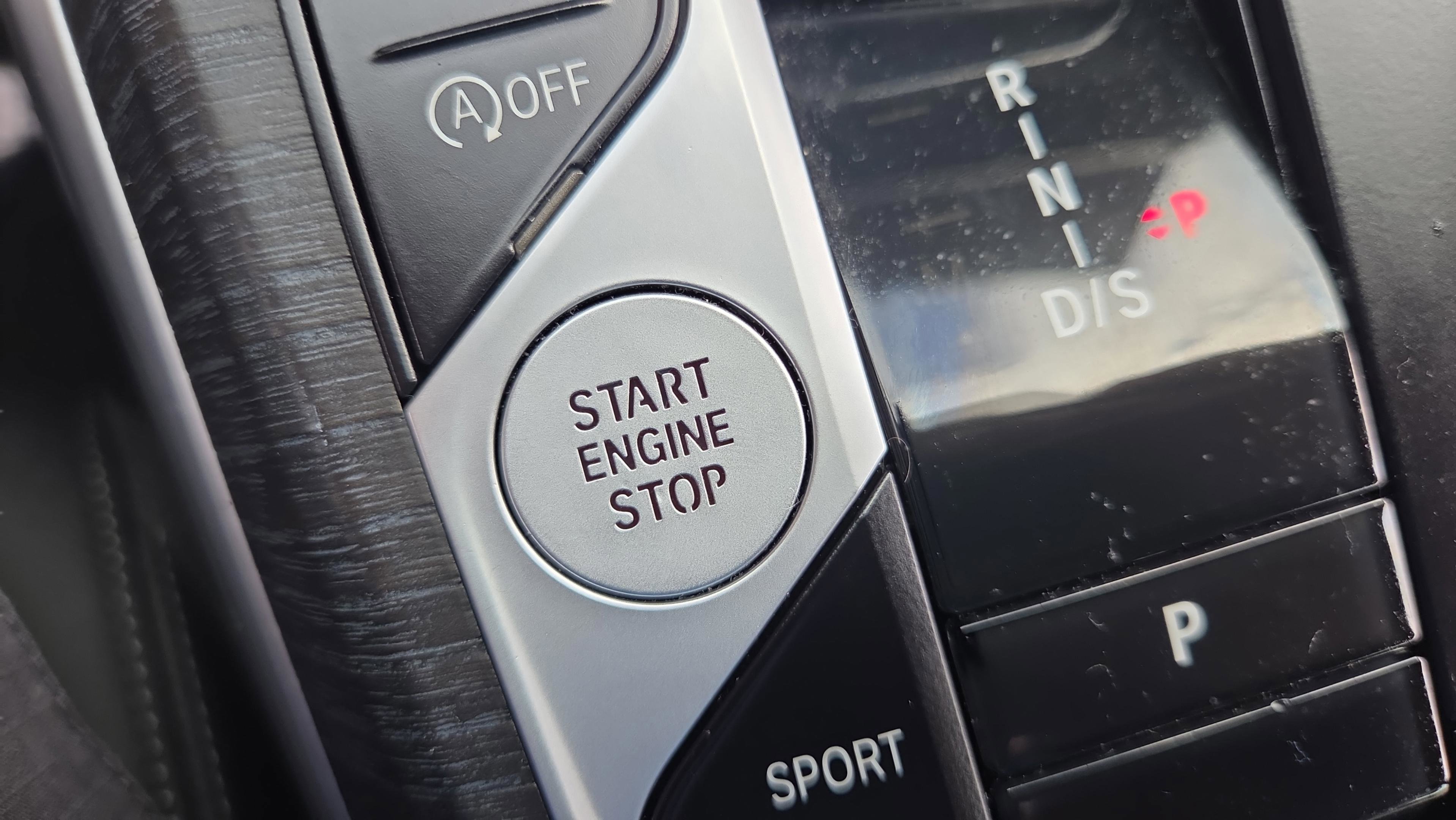 Certified 2025 BMW M440i Coupe image 35