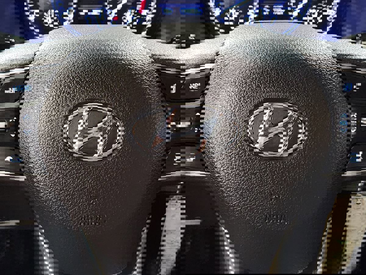 Used 2019 Hyundai Santa Fe SE image 47