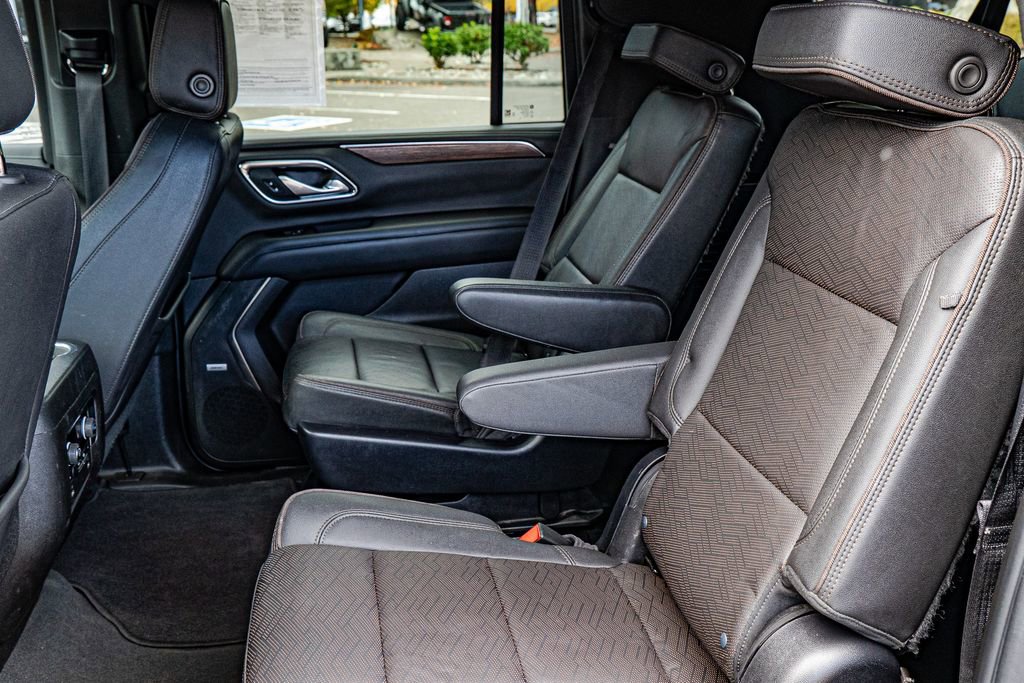 Used 2022 Chevrolet Suburban High Country image 12