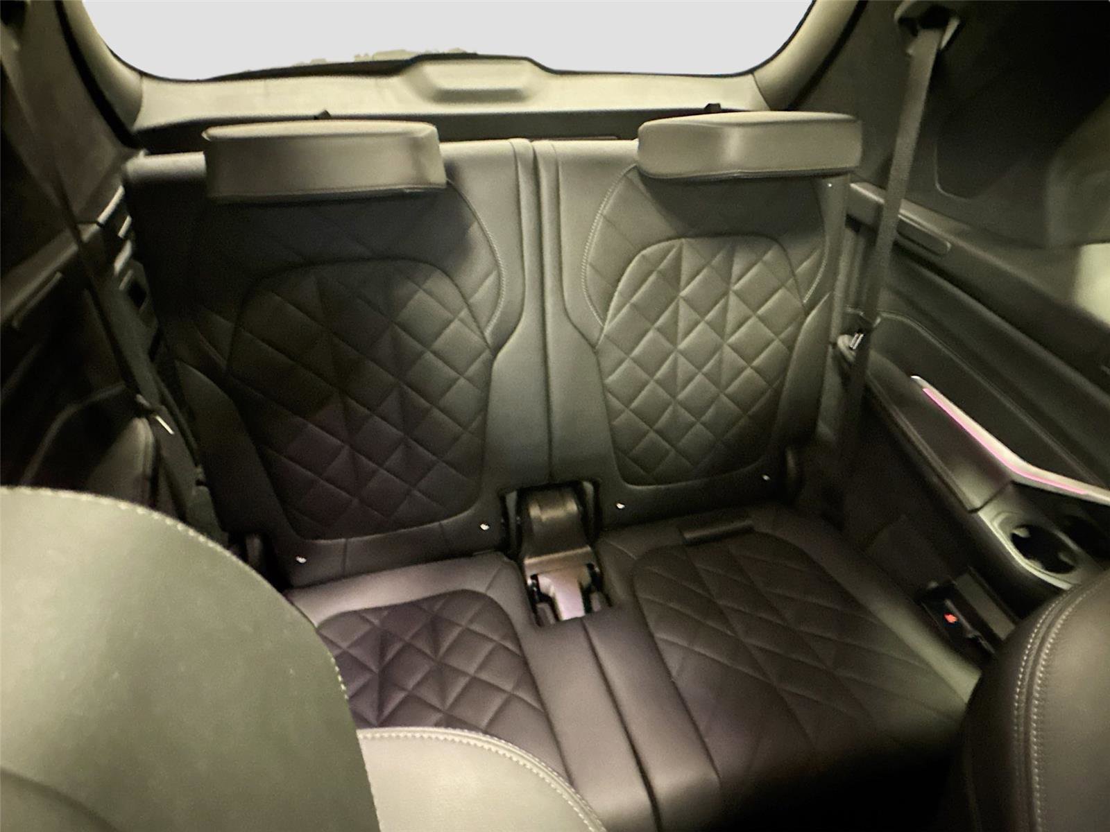 Used 2024 BMW X7 xDrive40i w/ M Sport Package image 28