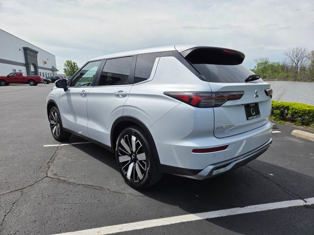Used 2025 Mitsubishi Outlander SE AWD/4WD image 10