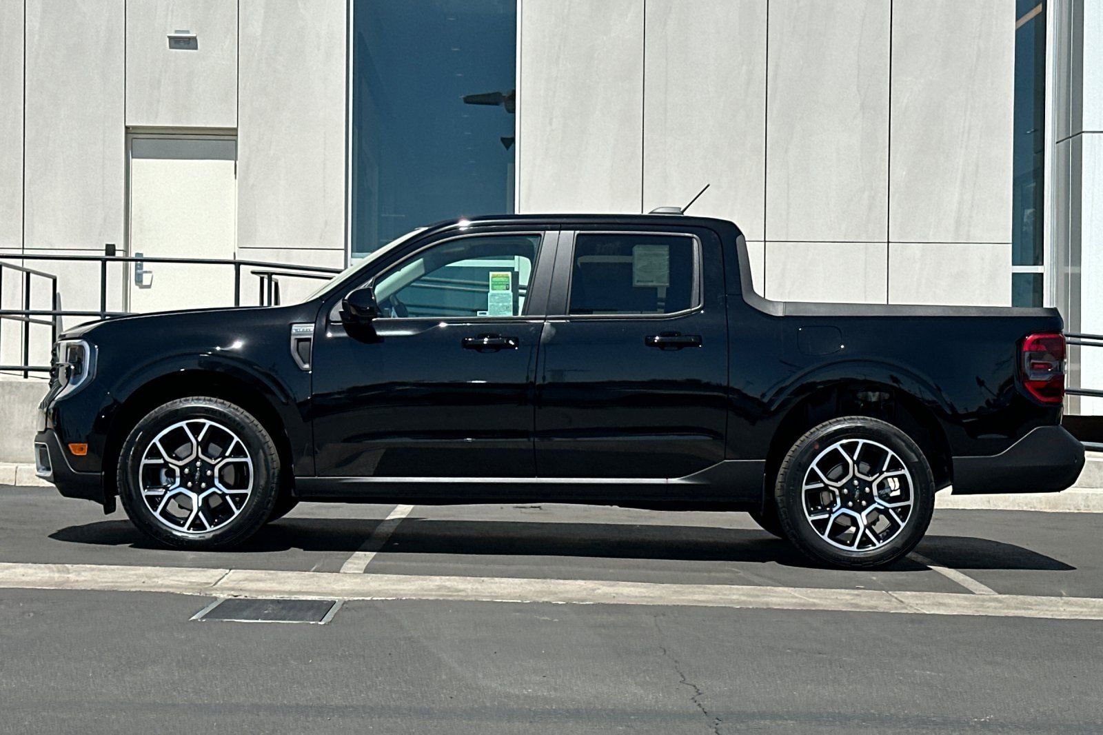 New 2025 Ford Maverick Lariat image 6