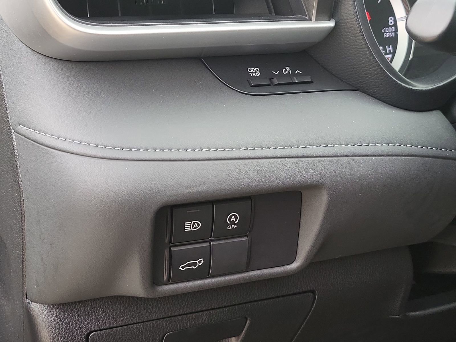 Used 2024 Toyota Highlander LE image 17