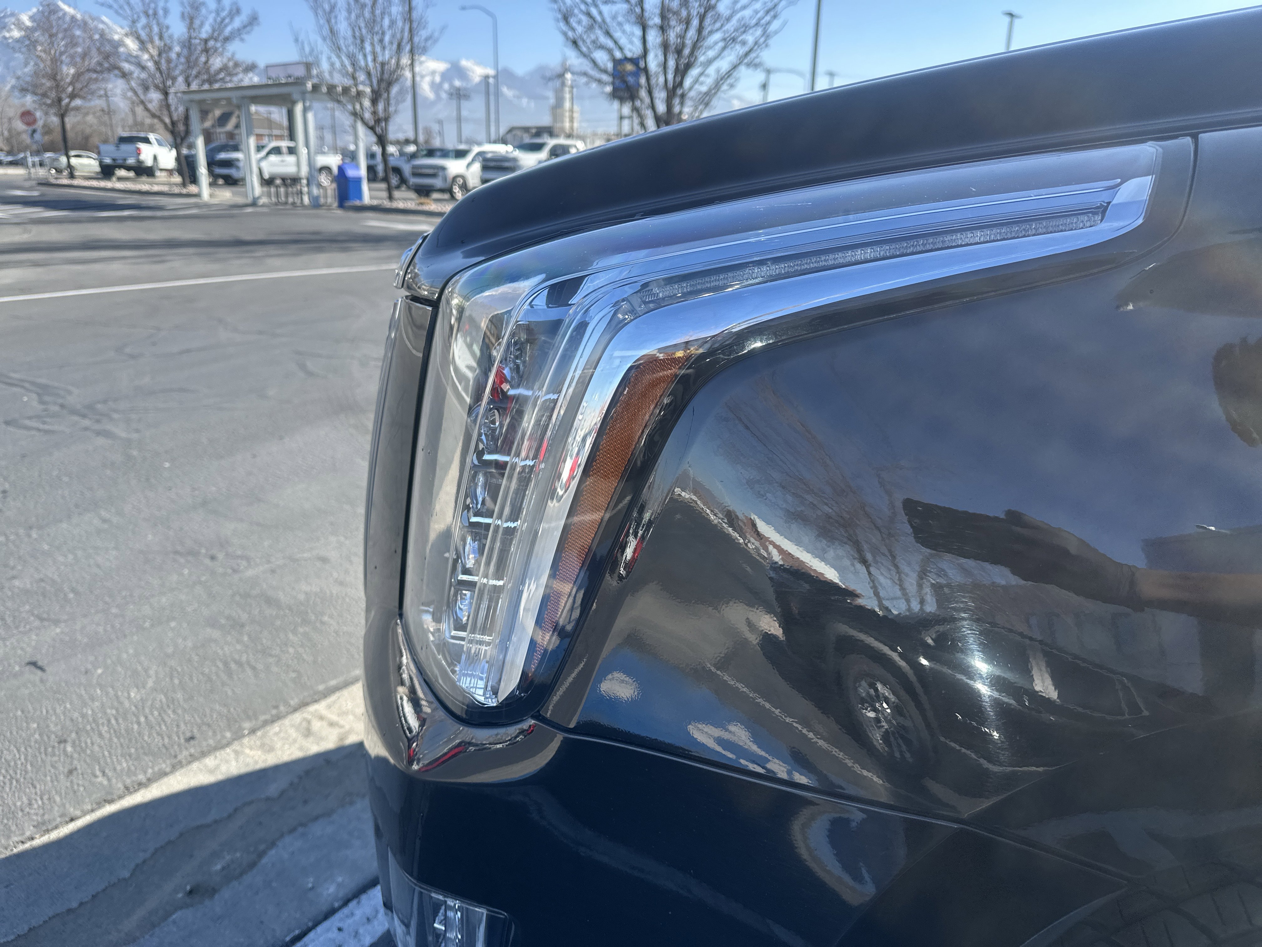 Used 2020 Cadillac Escalade Premium Luxury image 12