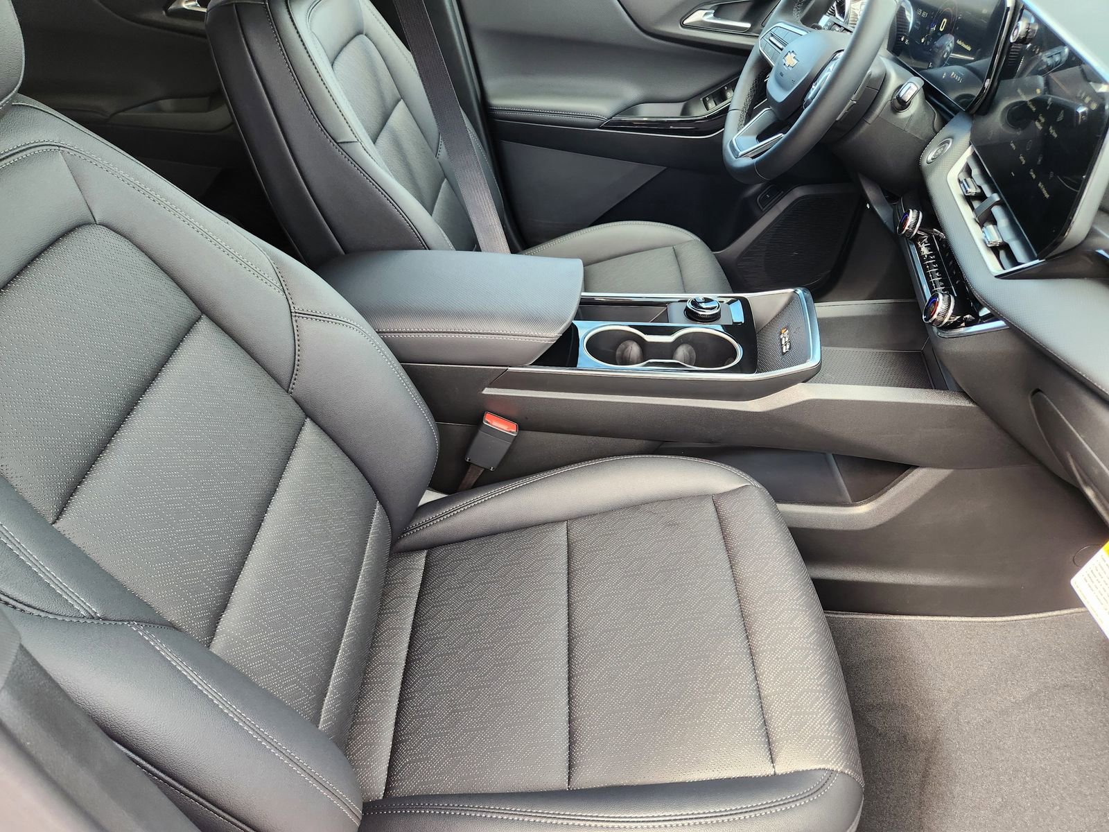 New 2026 Chevrolet Equinox LT w/ Convenience Package II image 14