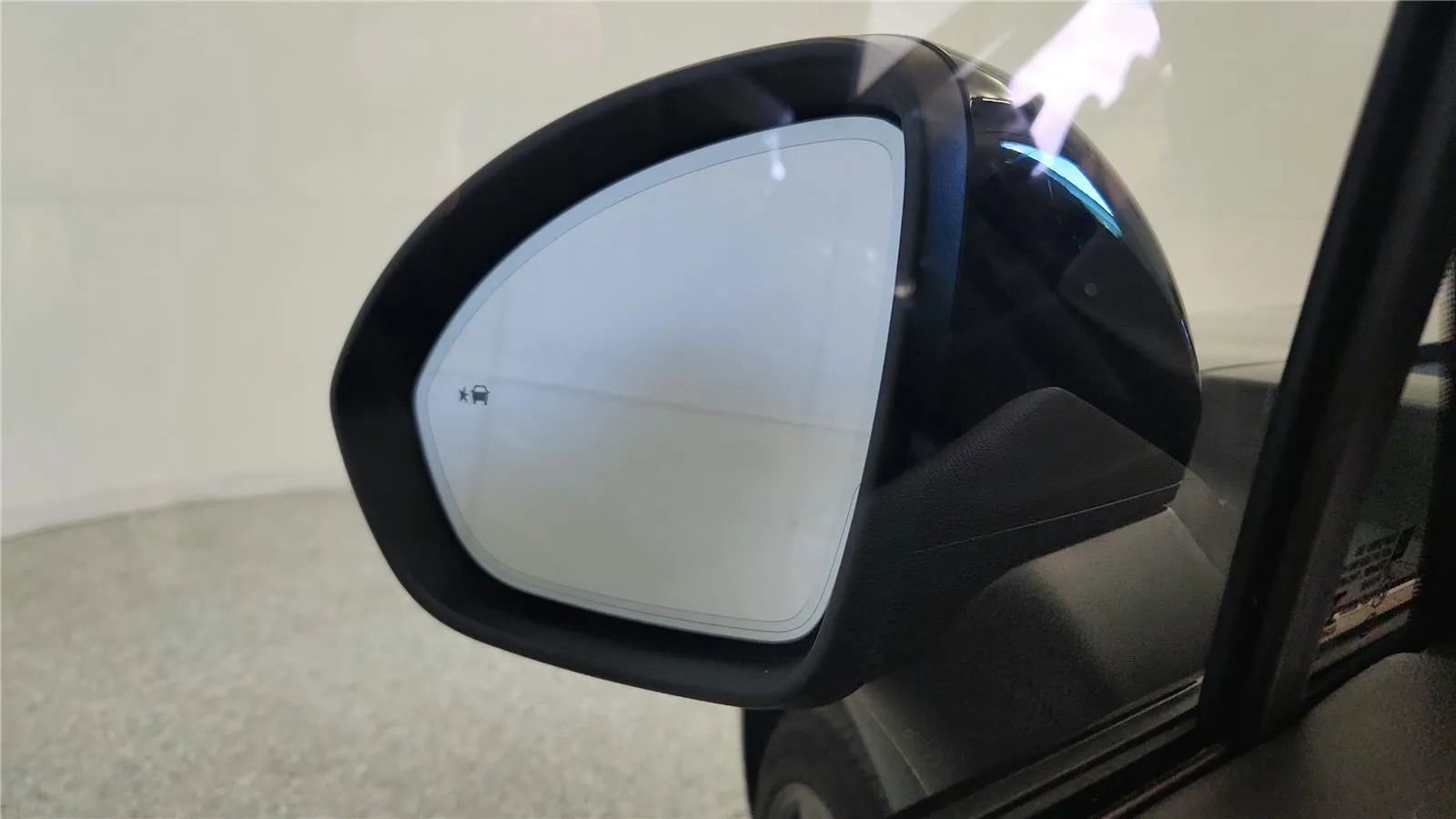 Used 2023 Buick Envision Preferred w/ Sport Touring Package image 23