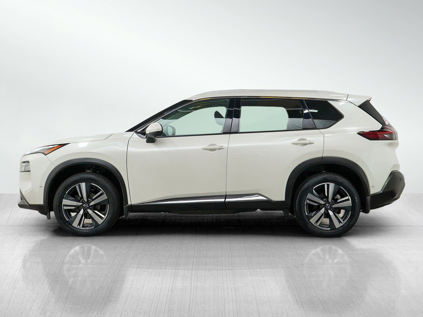 Used 2023 Nissan Rogue SL w/ SL Premium Package AWD/4WD image 2