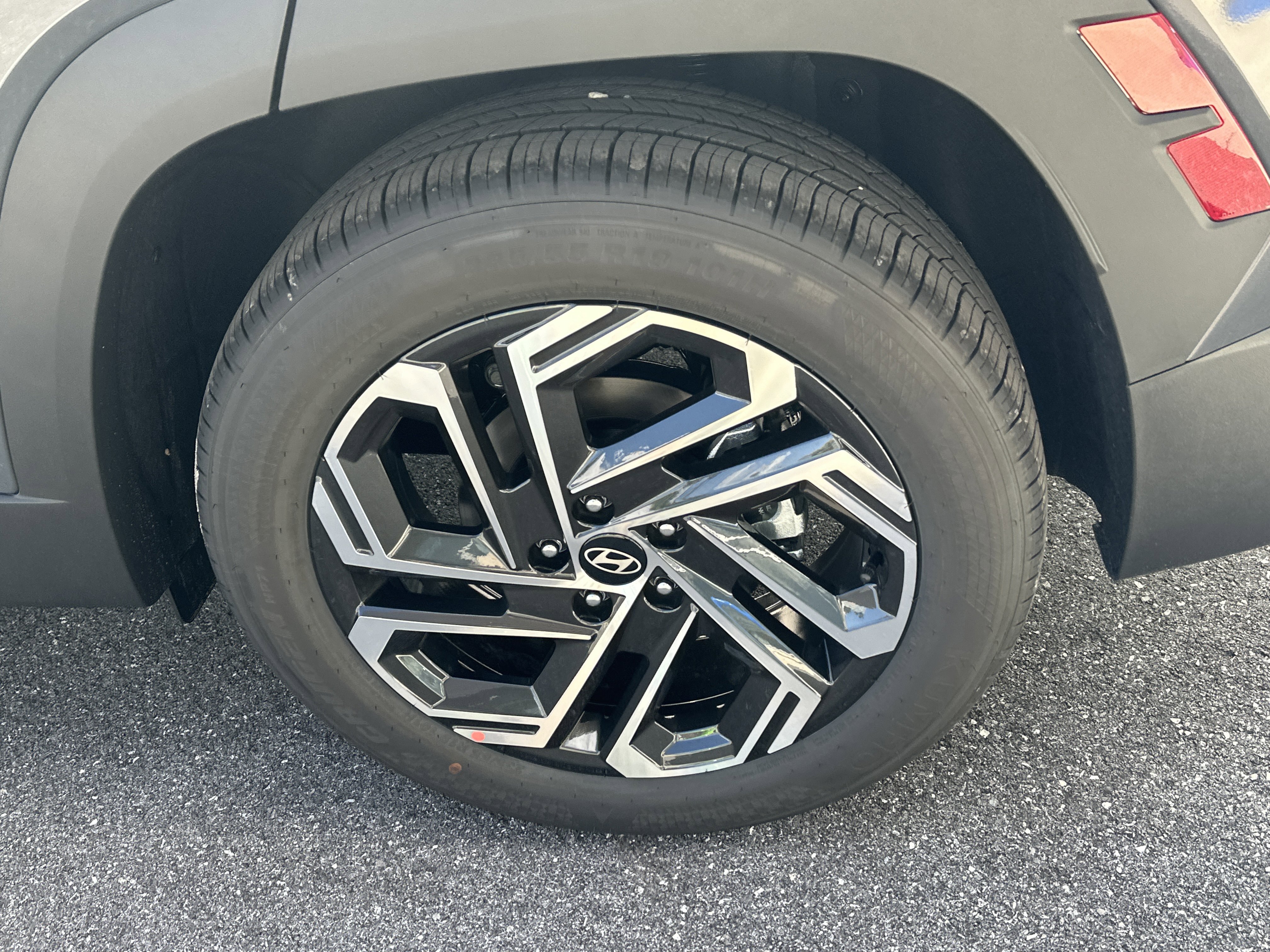 New 2026 Hyundai Tucson Limited FWD image 12