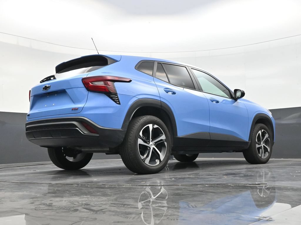 Used 2024 Chevrolet Trax RS w/ Driver Confidence Package FWD image 23