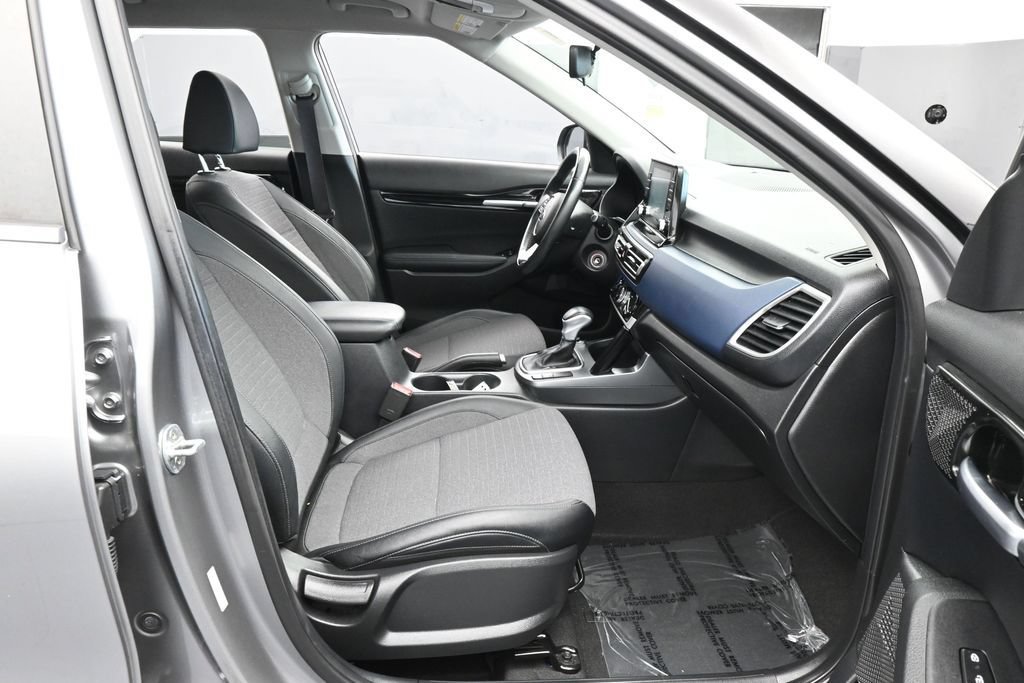 Used 2021 Kia Seltos S FWD image 35