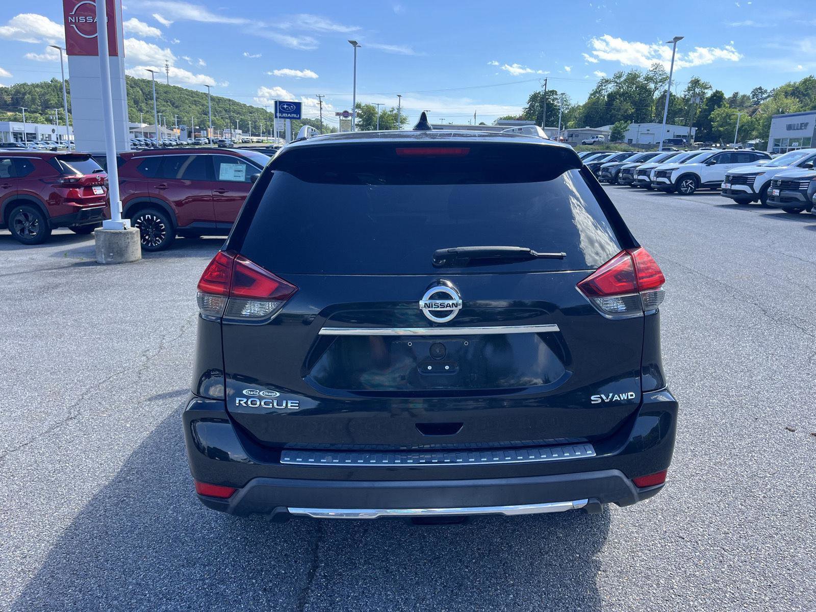 Used 2017 Nissan Rogue SV AWD/4WD image 5