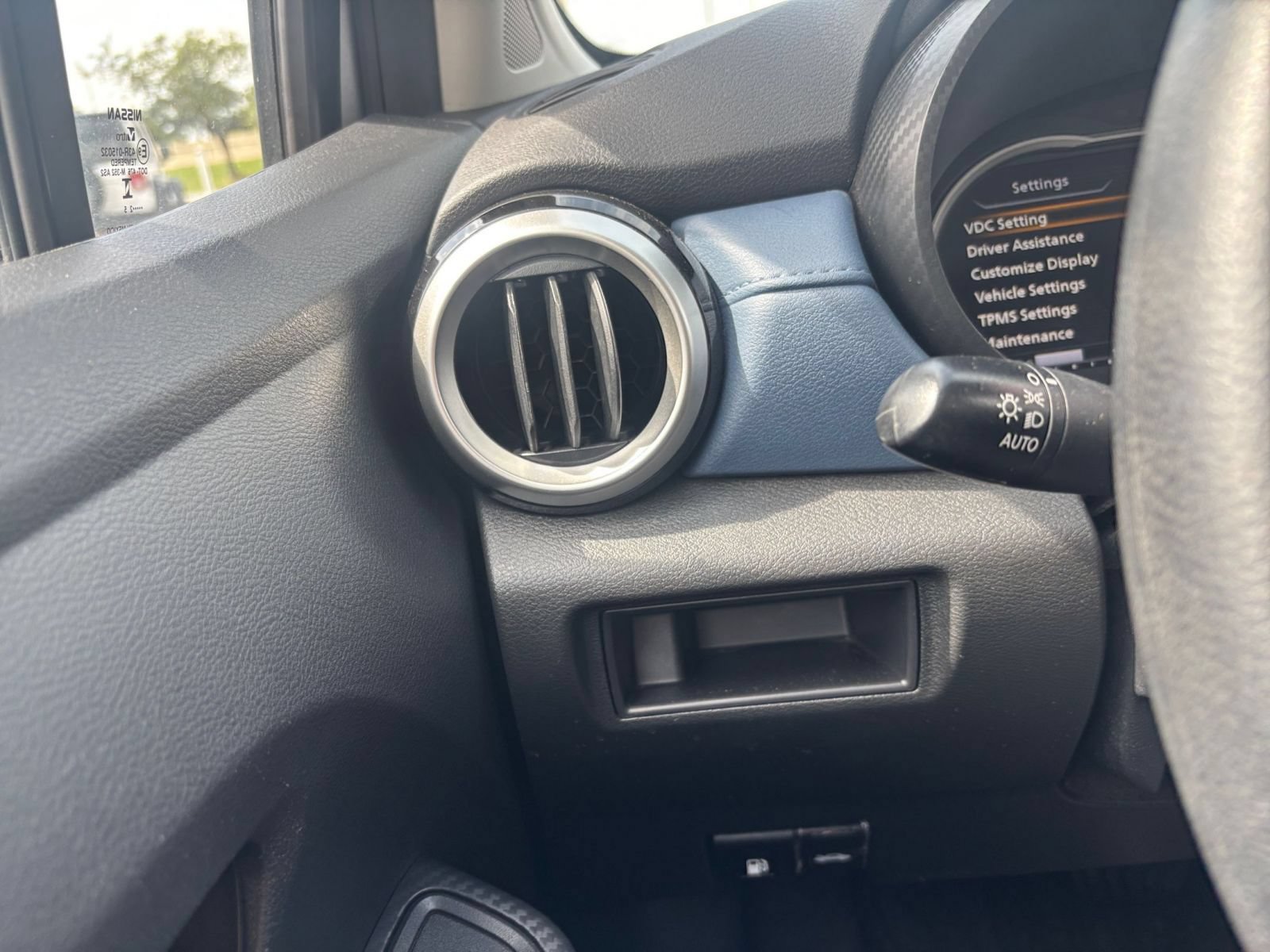 Used 2025 Nissan Versa SV FWD image 32