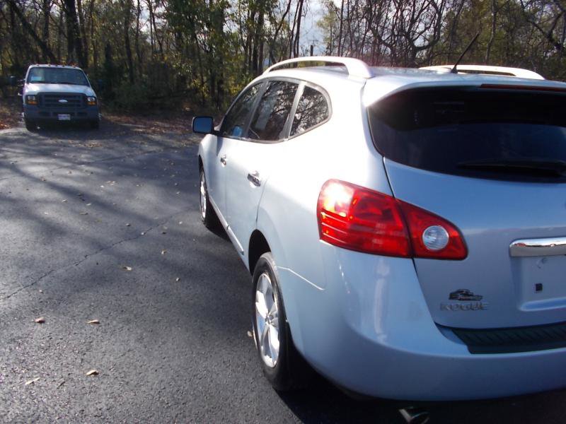 Used 2013 Nissan Rogue SV w/ Premium Pkg image 4