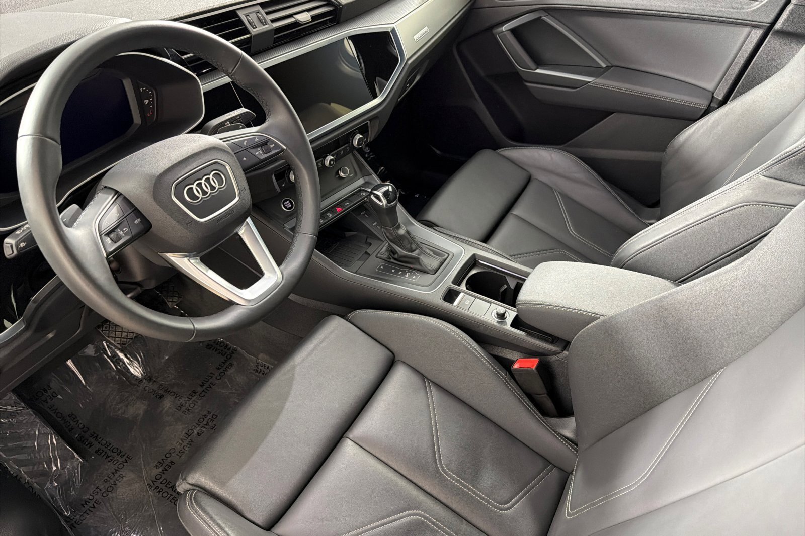 Used 2025 Audi Q3 2.0T Premium w/ Convenience Package image 9