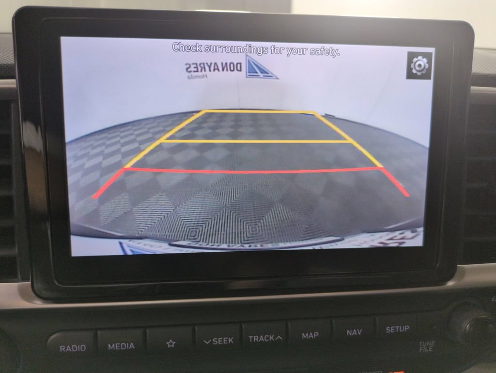 Used 2021 Hyundai Venue FWD image 22