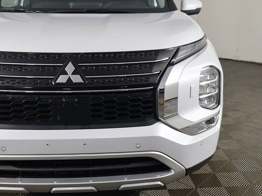 Used 2024 Mitsubishi Outlander SE Black Edition image 15