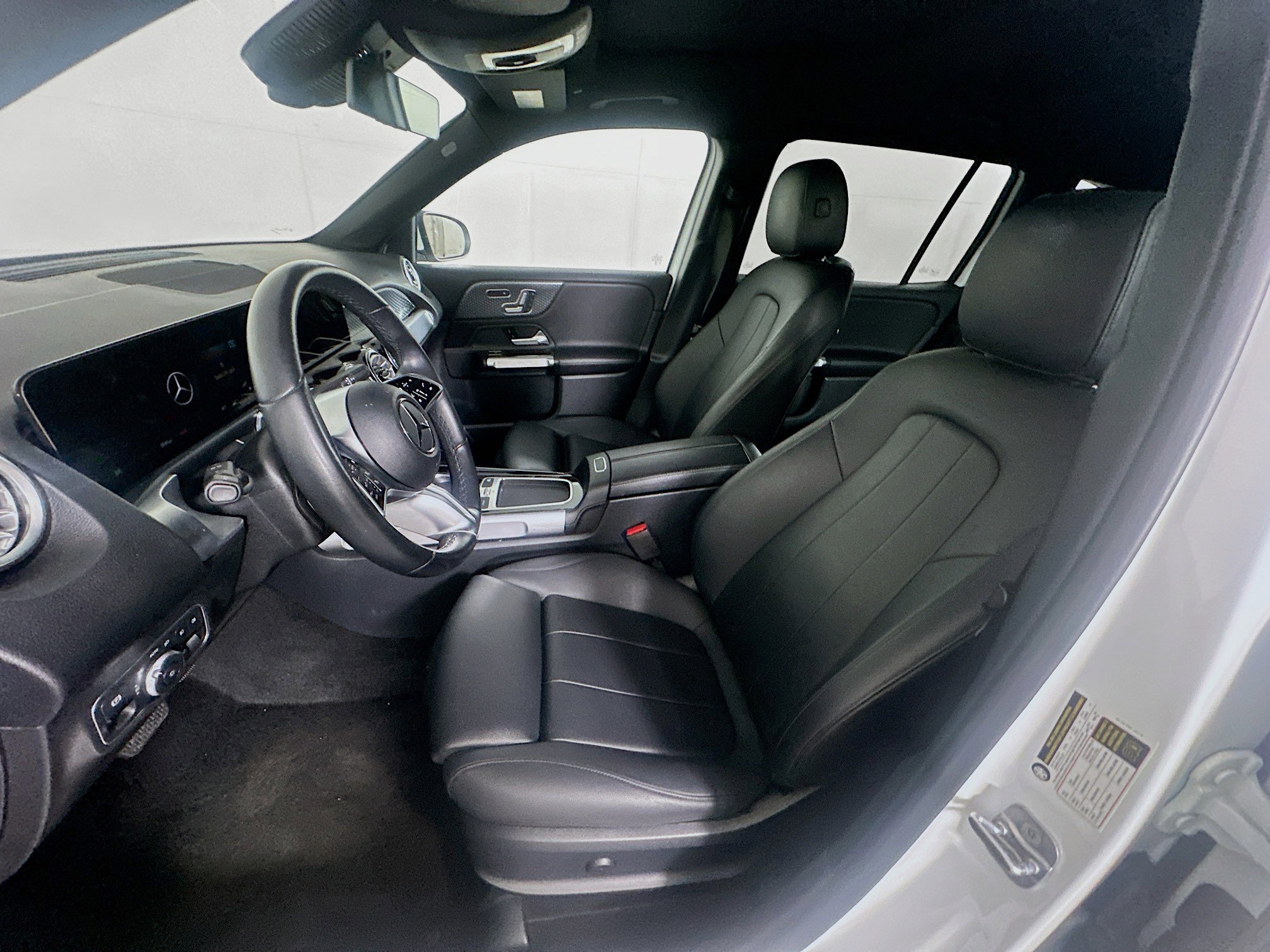Used 2025 Mercedes-Benz GLB 250 image 13