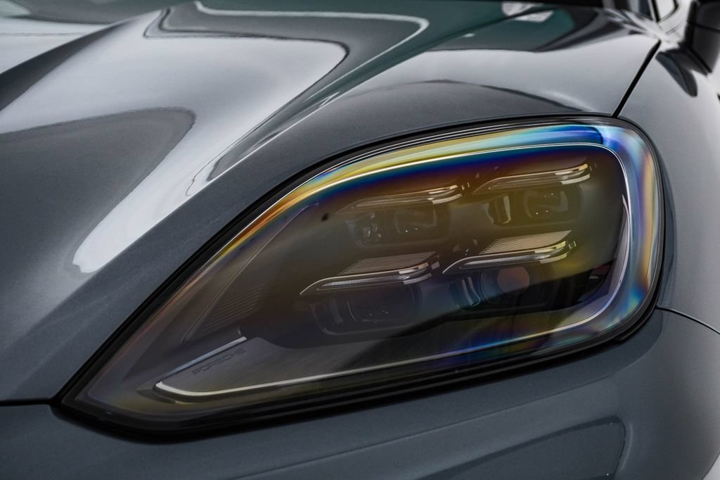 New 2026 Porsche Cayenne Turbo AWD/4WD image 7