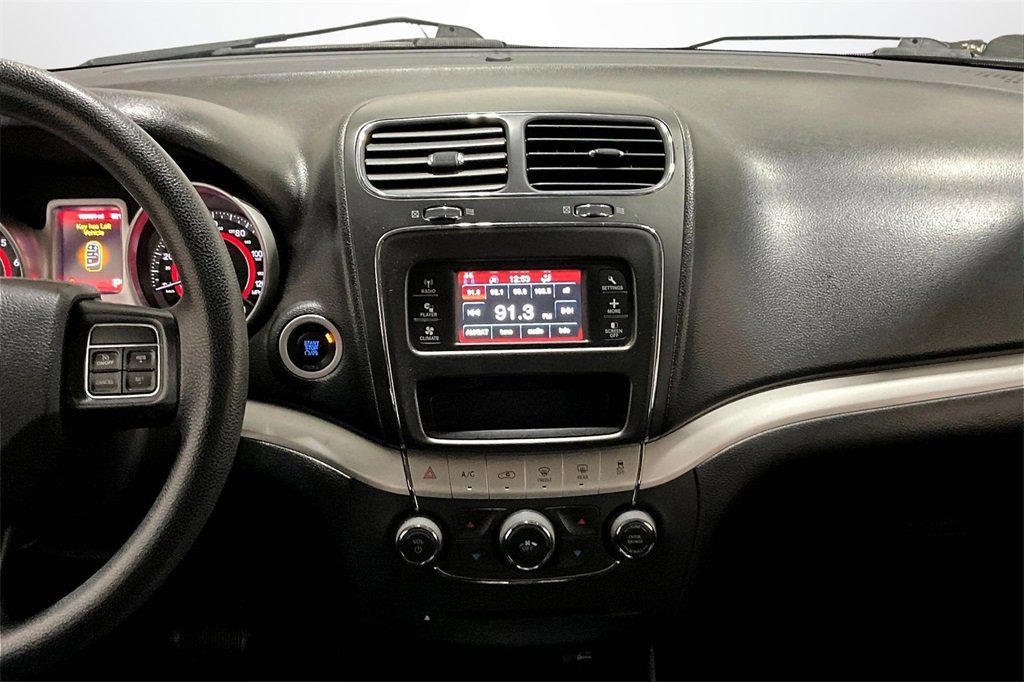 Used 2015 Dodge Journey SXT w/ Flexible Seating Group image 9