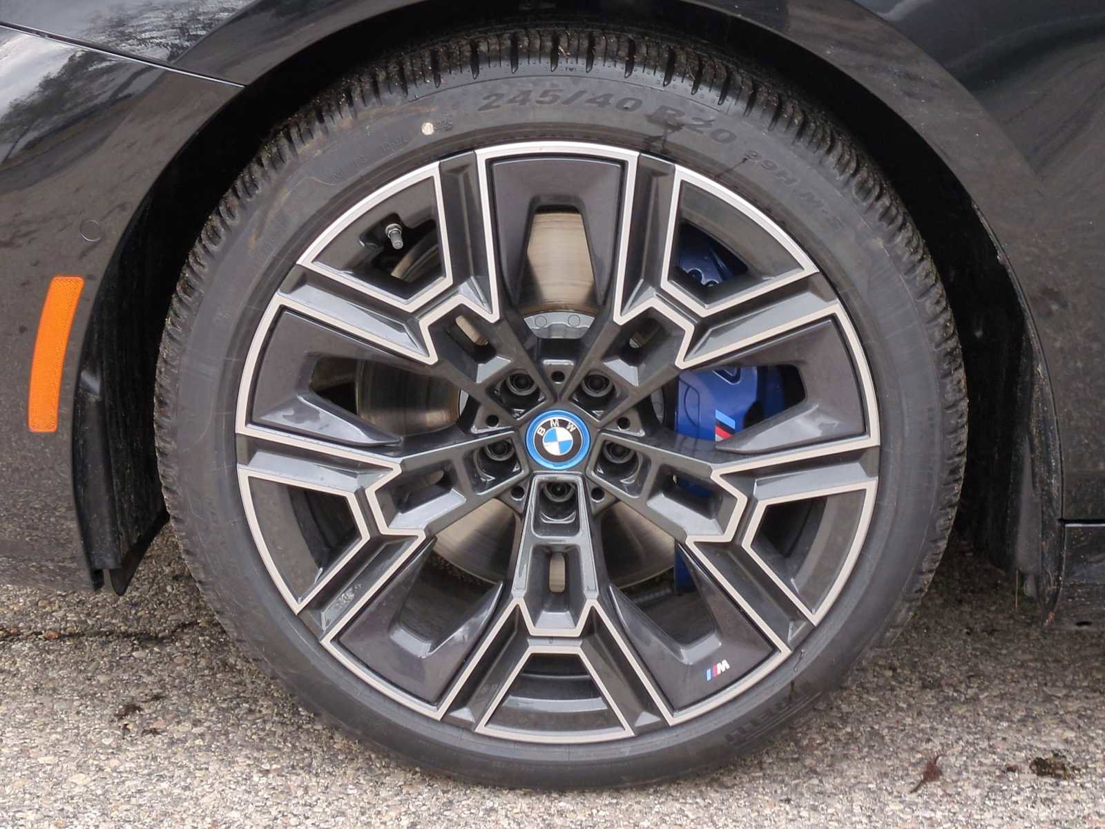 Certified 2025 BMW i5 xDrive40 w/ M Sport Package image 14