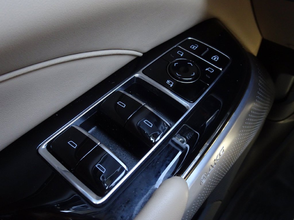 Used 2026 Cadillac Lyriq Signature Luxury w/ Nappa Leather Package AWD/4WD image 22
