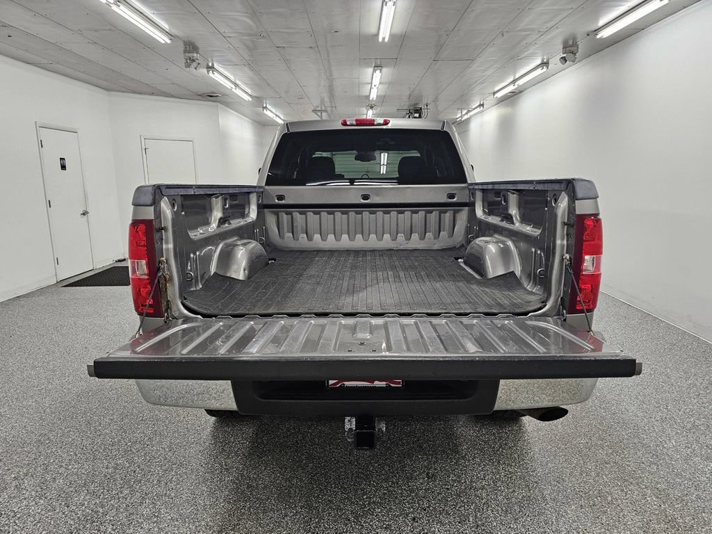 Used 2008 Chevrolet Silverado 2500 LT w/ 1LT Convenience Package AWD/4WD image 6