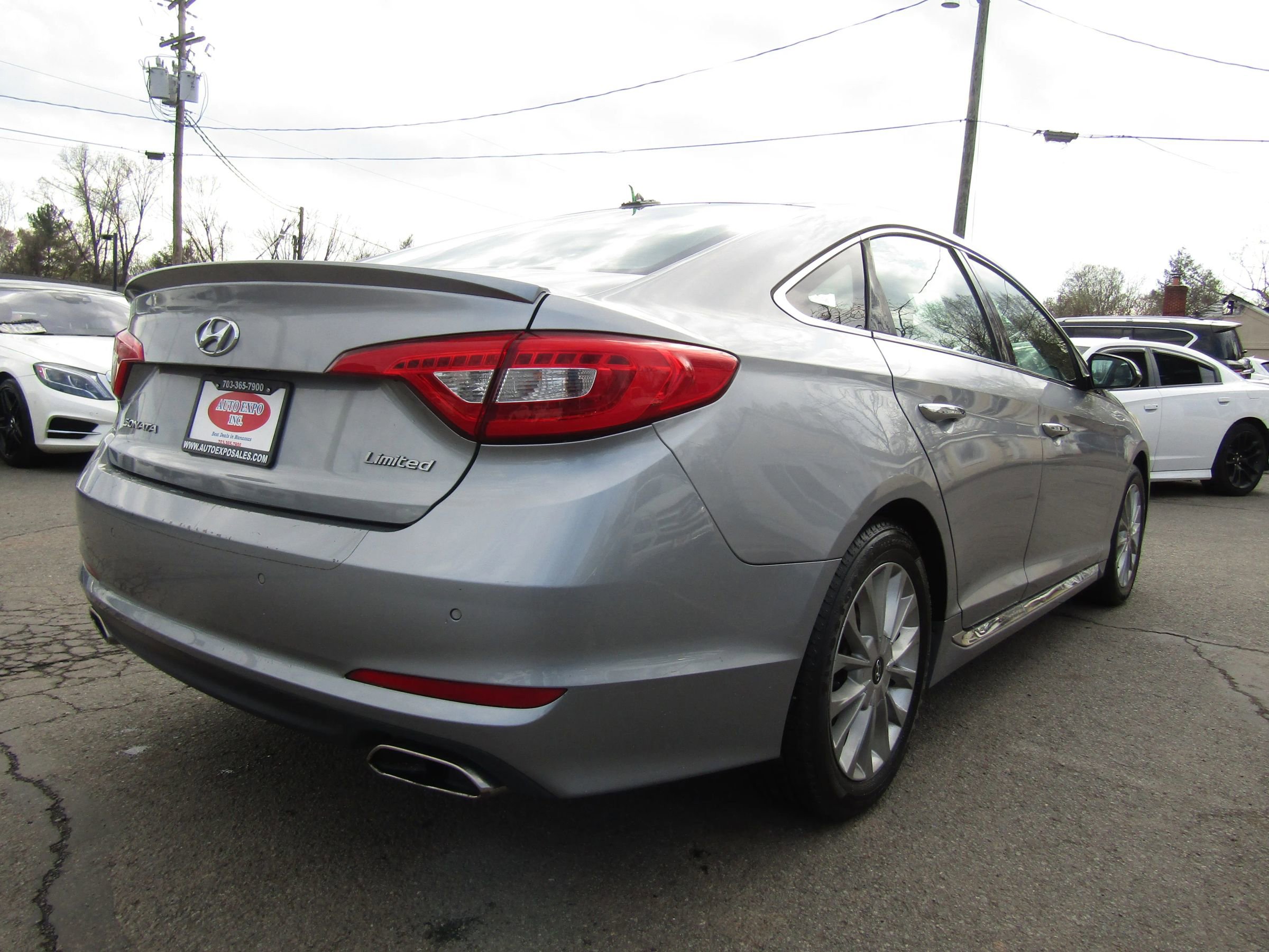 Used 2015 Hyundai Sonata Limited w/ Option Group 06 FWD image 7