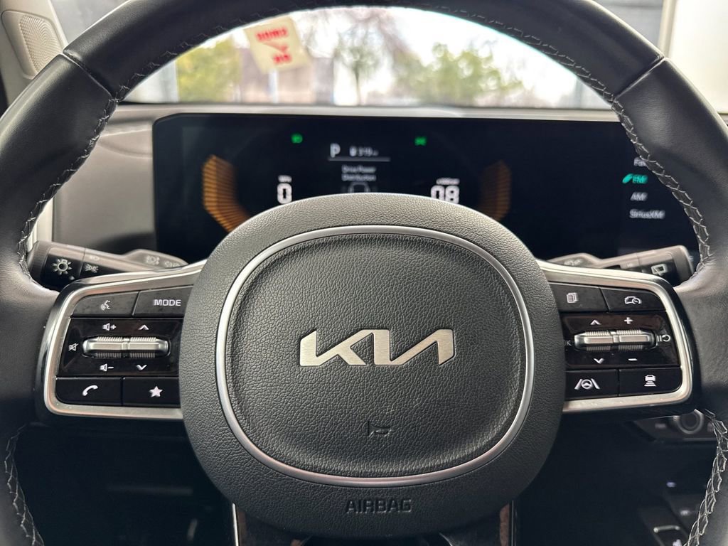 Used 2024 Kia Sorento S image 24