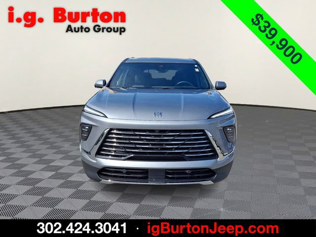 Used 2026 Buick Enclave Preferred AWD/4WD image 2