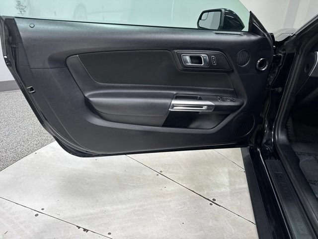Used 2018 Ford Mustang Coupe w/ Equipment Group 101A RWD image 7