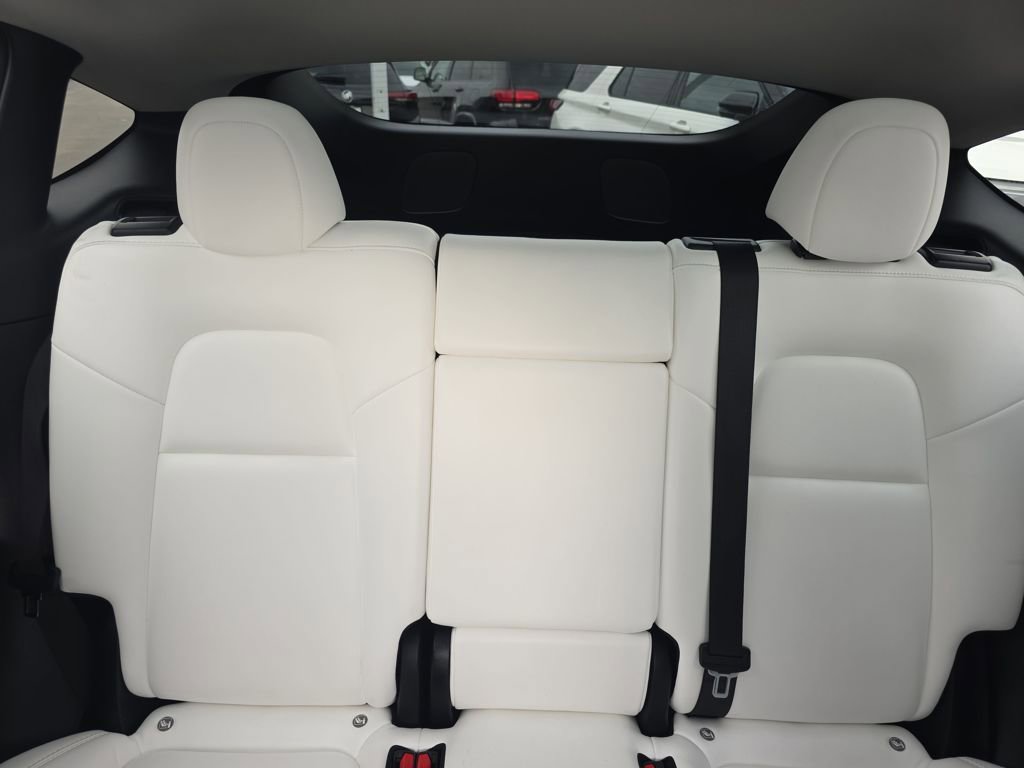 Used 2022 Tesla Model Y Performance image 32