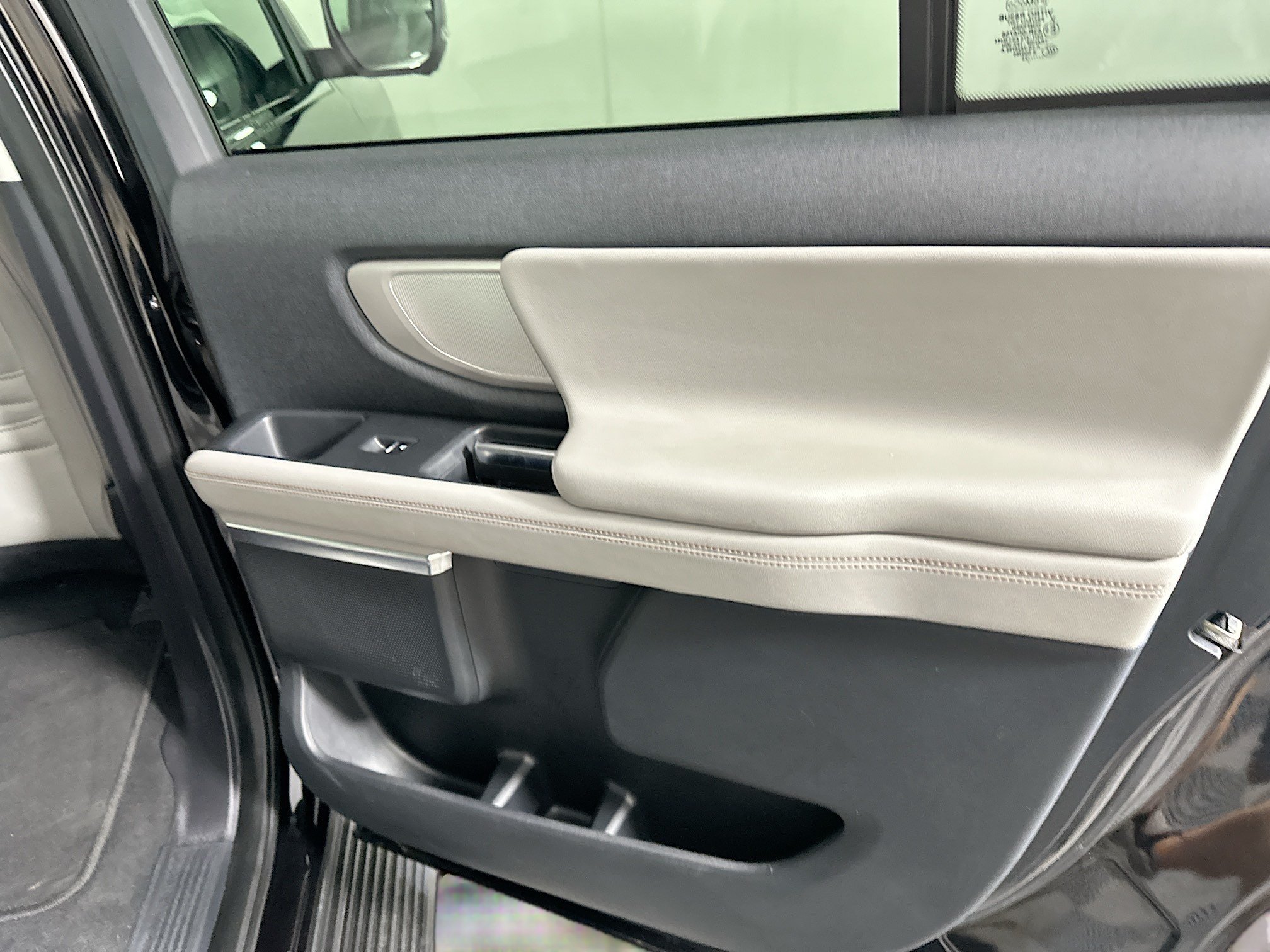 Used 2025 Ford Expedition Max Active RWD image 33