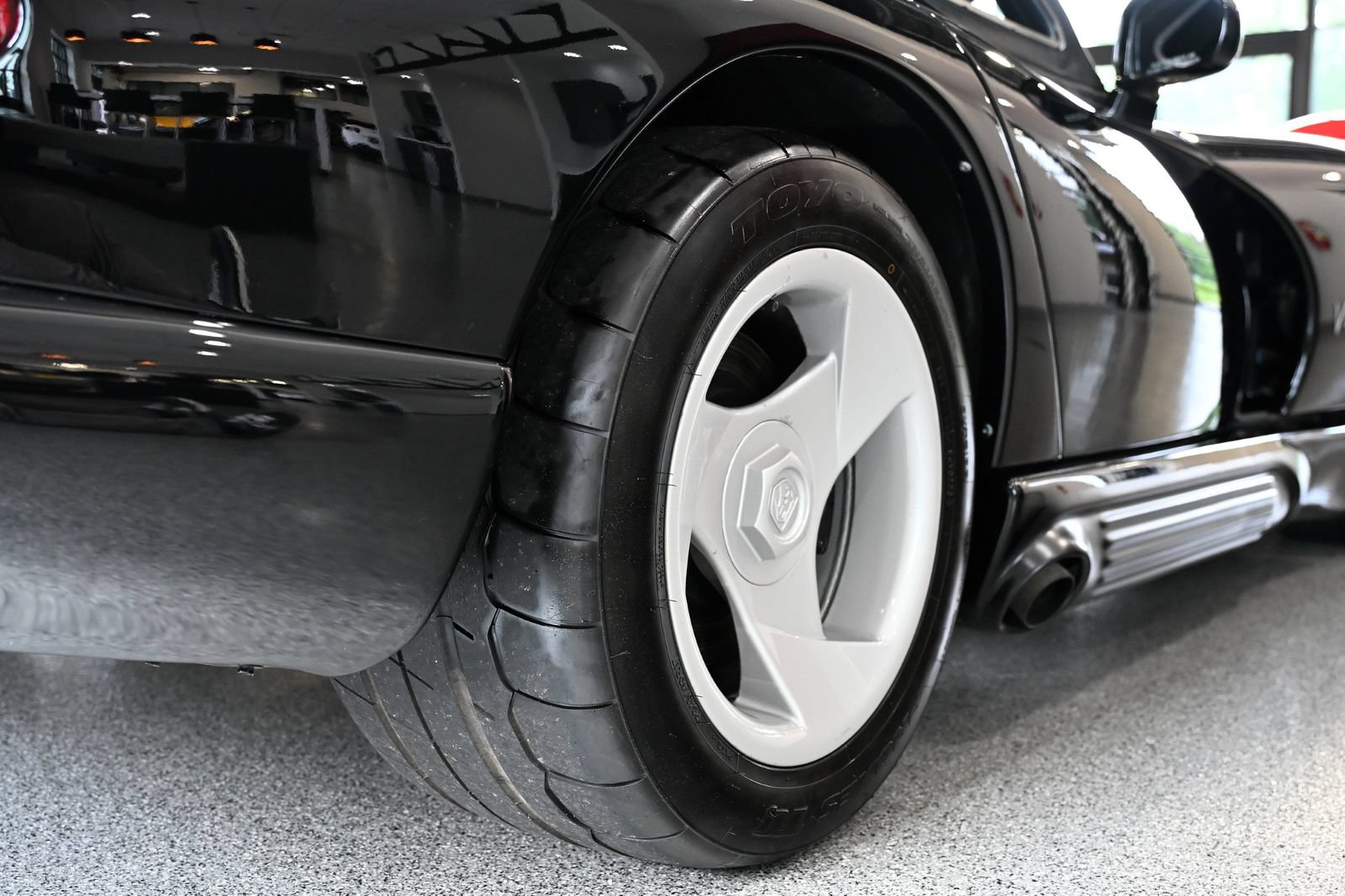 Used 1994 Dodge Viper RT/10 RWD image 9