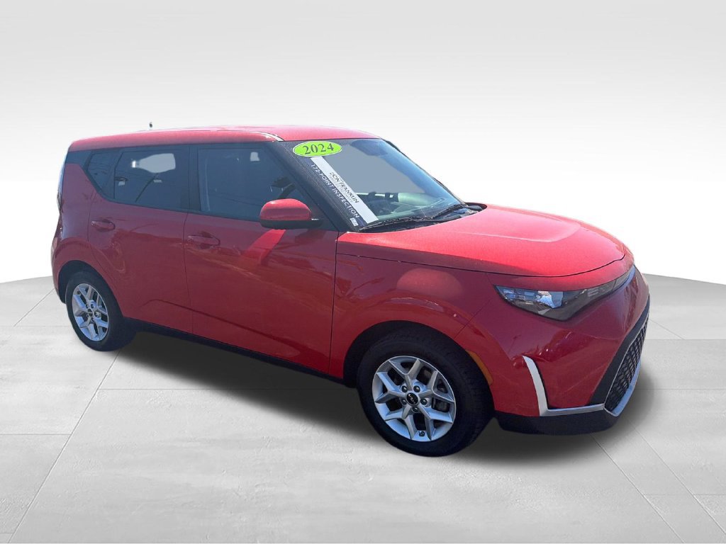 Used 2024 Kia Soul LX w/ Option Group 015 FWD image 7