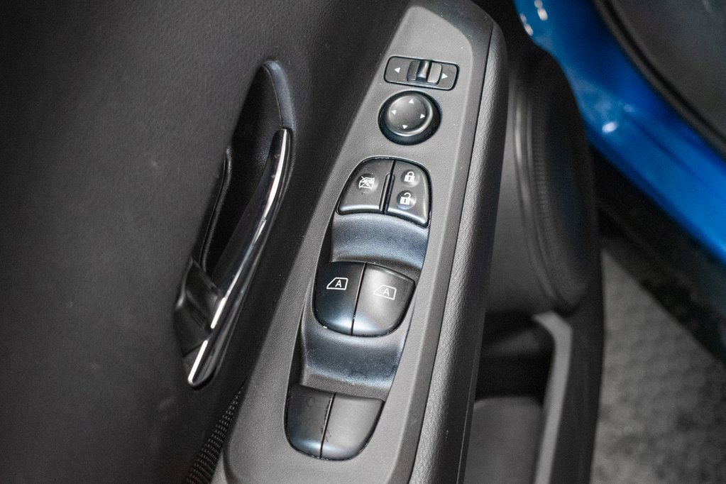 Used 2023 Nissan Kicks SV image 18