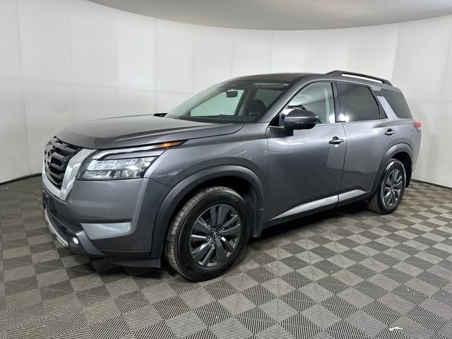 Used 2024 Nissan Pathfinder SV image 7