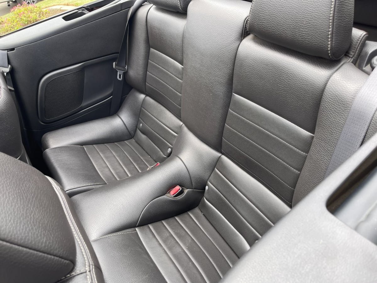 Used 2011 Ford Mustang GT Premium w/ Electronics Pkg RWD image 19