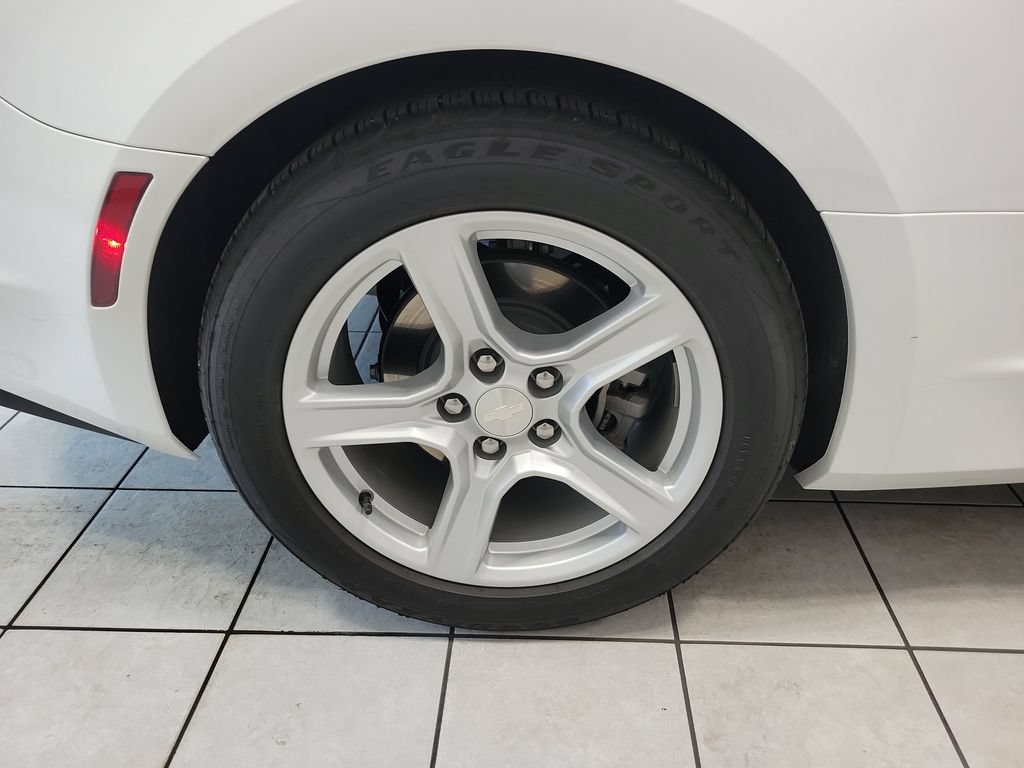 Used 2023 Chevrolet Camaro LT RWD image 49