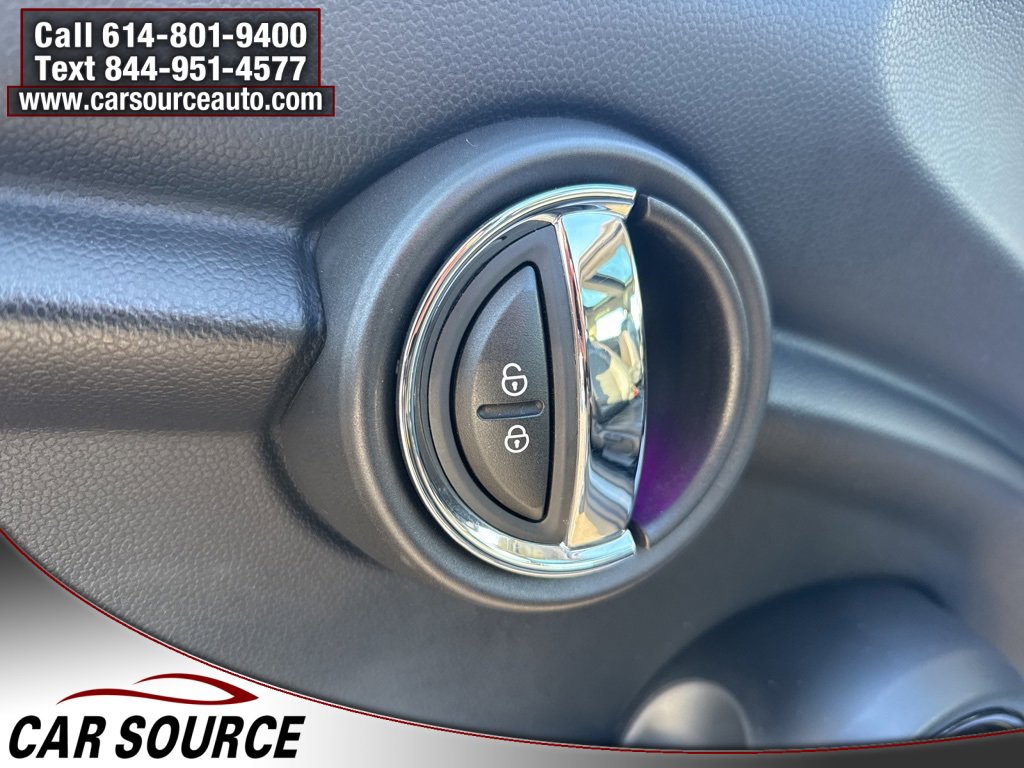 Used 2017 MINI Cooper 2-Door Hardtop image 16