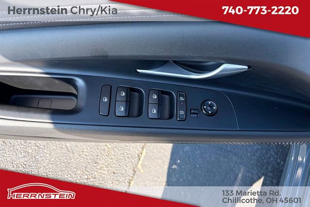 Used 2024 Hyundai Elantra SEL w/ Convenience Package FWD image 12