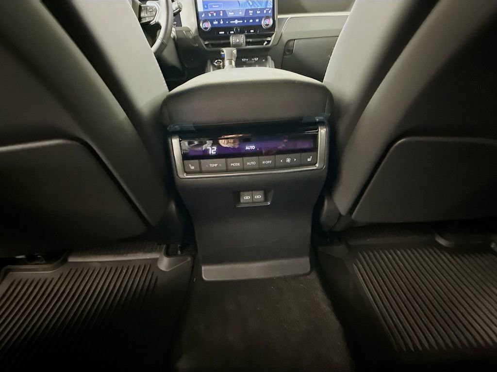 Certified 2024 Lexus GX 550 w/ Accessory Package (Z1) image 23