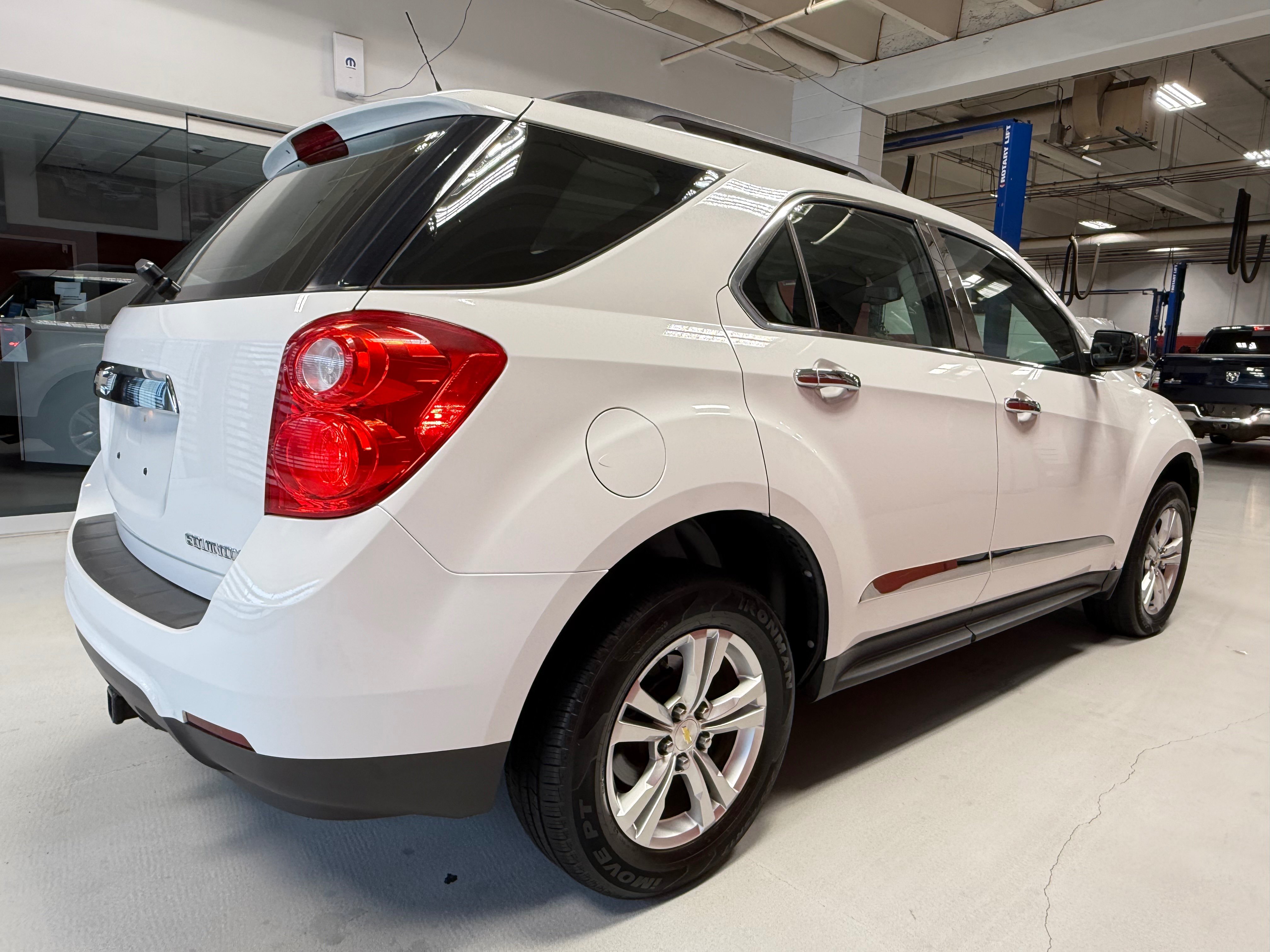Used 2012 Chevrolet Equinox LS FWD image 9