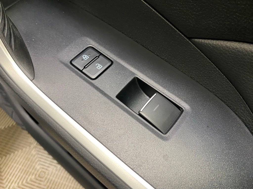 Used 2022 Toyota RAV4 XLE Premium image 17