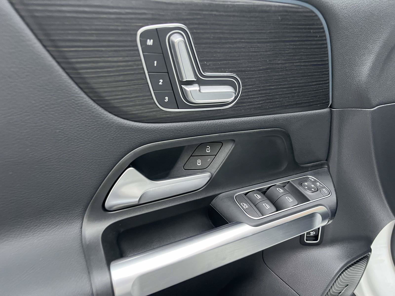 Certified 2025 Mercedes-Benz EQB 250+ w/ Driver Assistance Package image 20
