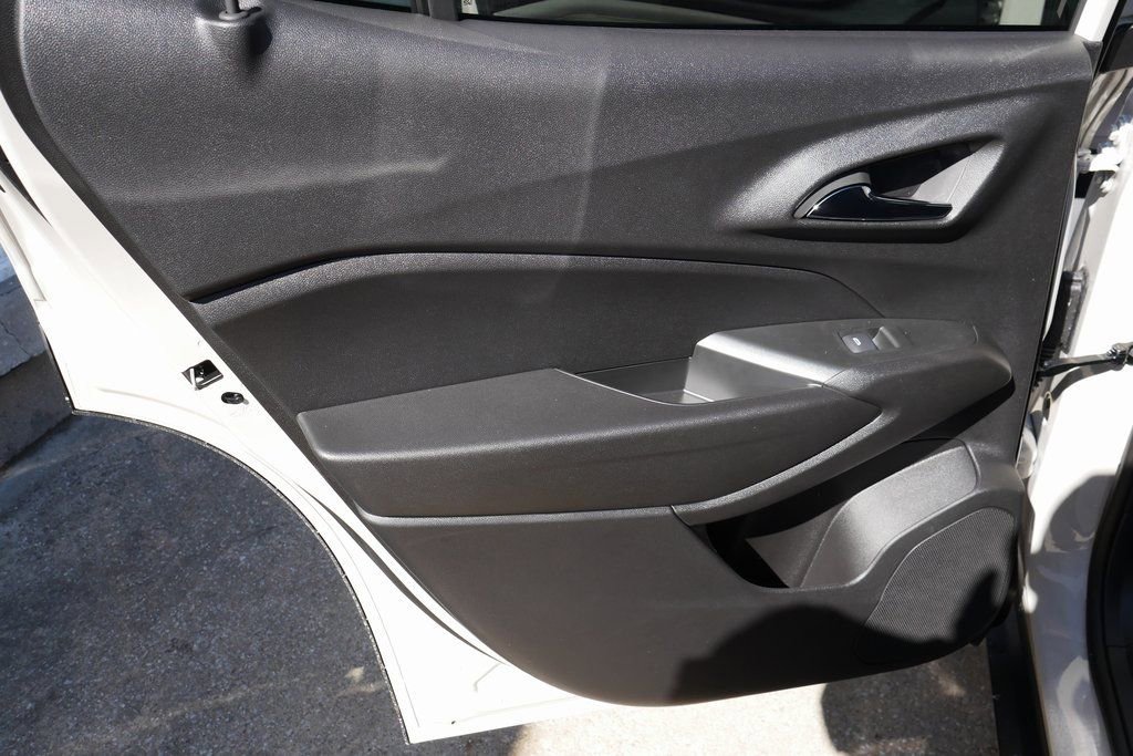 New 2026 Chevrolet Trax ACTIV w/ Sunroof Package FWD image 30