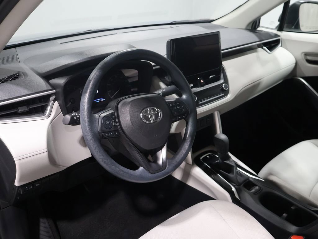 Certified 2023 Toyota Corolla Cross L image 15